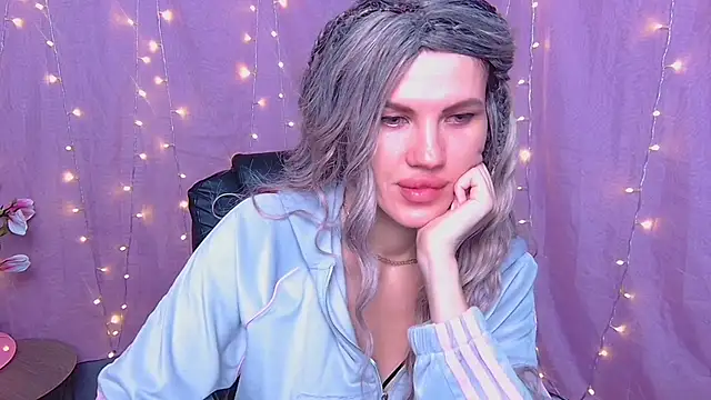 MilaLoona online show from March 27, 1:00 pm