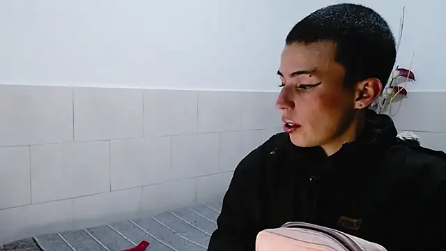 Snapshot of Cocain_Atenea chatting on December 17, 9:10 pm Cocain Atenea online show from December 17, 9:10 pm