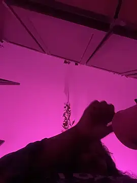 BigFineSelena online show from February 18, 9:38 am