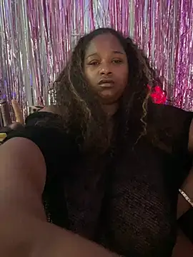 Snapshot of BigFineSelena chatting on June 21, 8:22 pm BigFineSelena online show from June 21, 8:22 pm