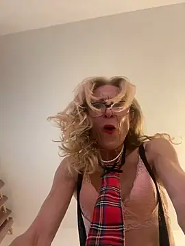 adella13 online show from December 14, 10:13 am