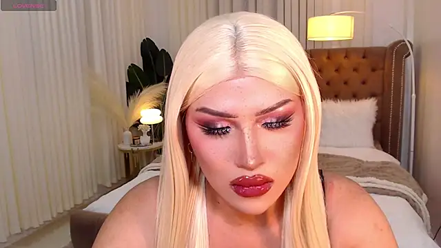 Your Majesty Tyra online show from February 7, 10:19 am