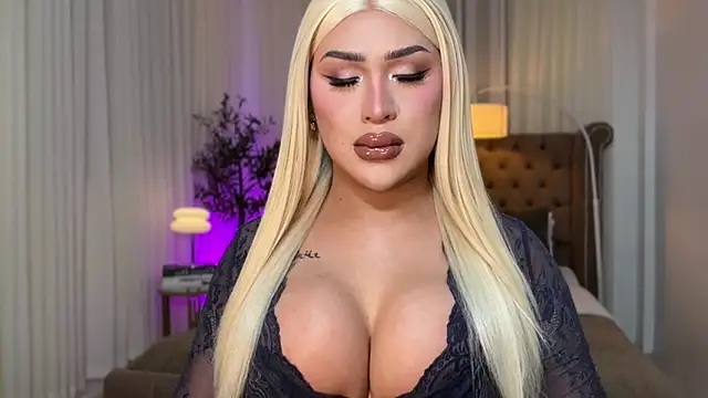 Your Majesty Tyra online show from October 5, 3:43 pm