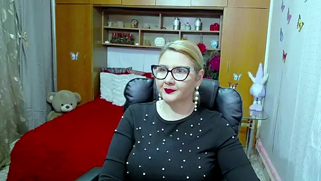 LucilleFenlys online show from January 16, 8:57 pm