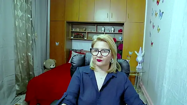 LucilleFenlys online show from February 12, 1:30 am