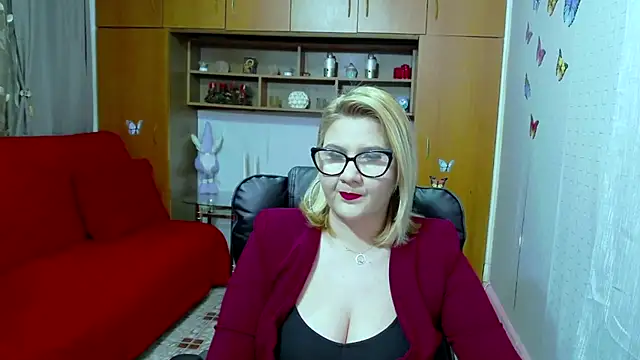 LucilleFenlys online show from February 26, 9:05 pm