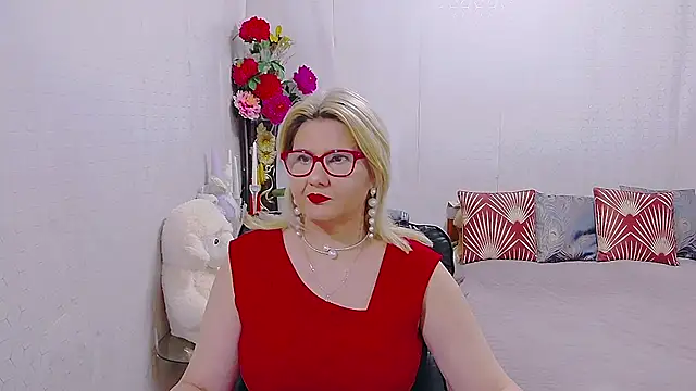 LucilleFenlys online show from January 17, 1:21 am