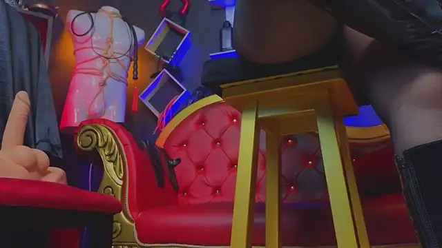 PerlaDivaio online show from December 2, 1:02 pm