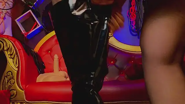 PerlaDivaio online show from January 20, 1:42 pm