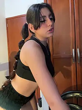 loolla 23 online show from February 25, 3:52 am