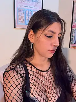 loolla 23 online show from May 24, 8:58 pm