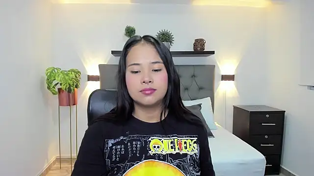 Snapshot of isabella_florez chatting on March 10, 12:04 pm isabella florez online show from March 10, 12:04 pm