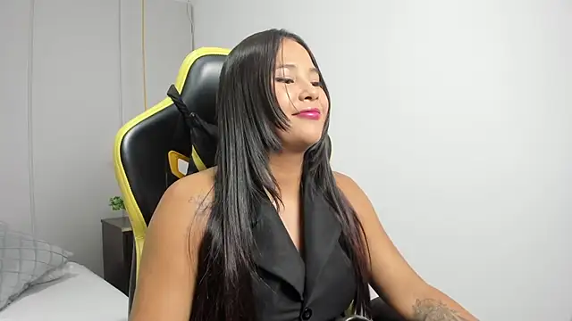 Snapshot of isabella_florez chatting on March 3, 12:00 pm isabella florez online show from March 3, 12:00 pm