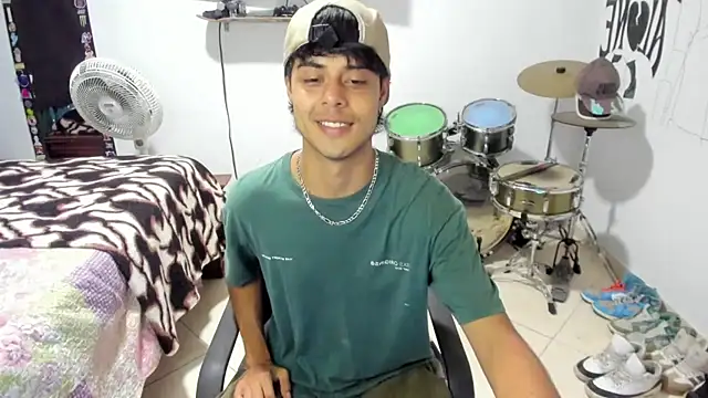 Snapshot of Zack_falcon chatting on November 4, 2:54 am Zack falcon online show from November 4, 2:54 am