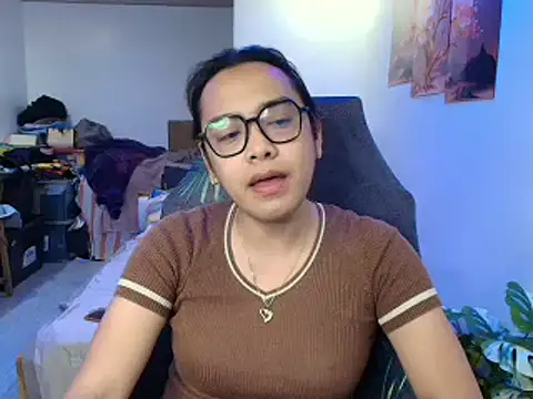 Snapshot of Your_PrettyGirlxxx chatting on May 10, 11:15 am Your PrettyGirlxxx online show from May 10, 11:15 am
