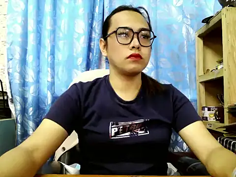 Snapshot of Your_PrettyGirlxxx chatting on June 10, 5:39 am Your PrettyGirlxxx online show from June 10, 5:39 am