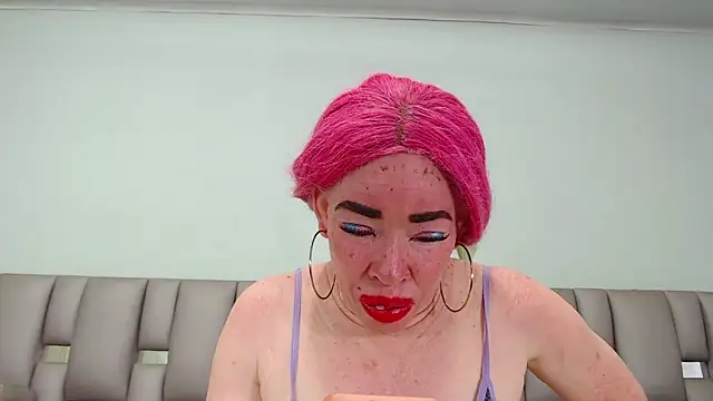 Kittywhiteass online show from November 22, 9:47 pm