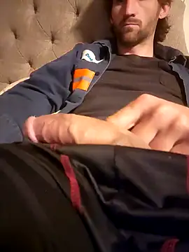 Snapshot of lewis7869 chatting on March 15, 11:29 am lewis7869 online show from March 15, 11:29 am