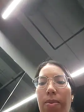 Snapshot of SheenaBrooke chatting on March 16, 4:18 am SheenaBrooke online show from March 16, 4:18 am