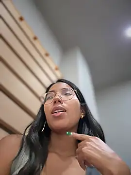 Snapshot of SheenaBrooke chatting on April 9, 6:19 am SheenaBrooke online show from April 9, 6:19 am