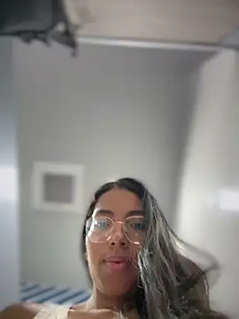 Snapshot of SheenaBrooke chatting on April 13, 4:07 am SheenaBrooke online show from April 13, 4:07 am