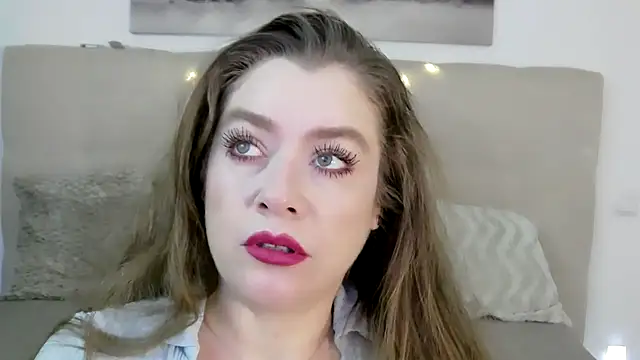 PetersEmily online show from December 1, 10:10 pm