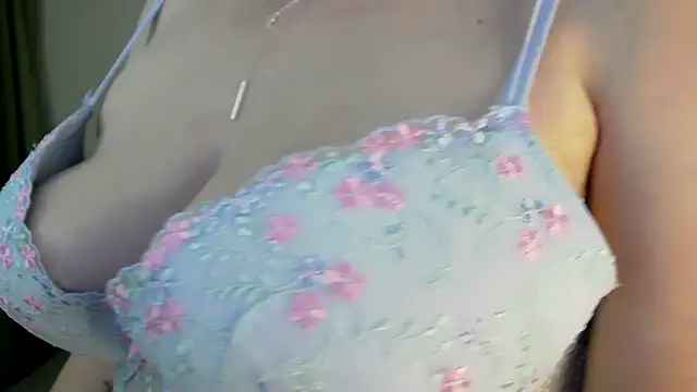 PetersEmily online show from March 21, 9:34 pm