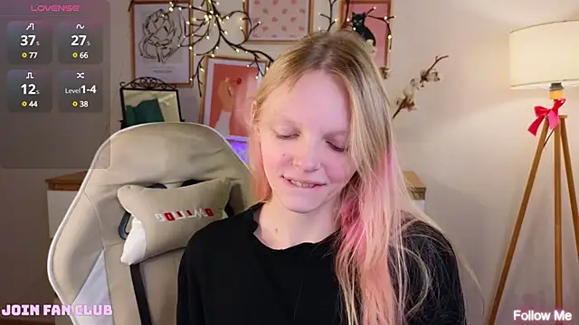 Snapshot of evangel1ne chatting on January 23, 9:29 am evangel1ne online show from January 23, 9:29 am