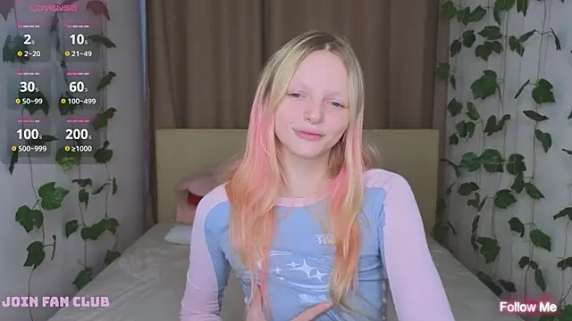 Snapshot of evangel1ne chatting on February 2, 9:51 am evangel1ne online show from February 2, 9:51 am