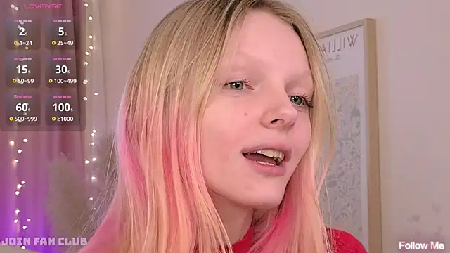 Snapshot of evangel1ne chatting on February 6, 9:53 am evangel1ne online show from February 6, 9:53 am