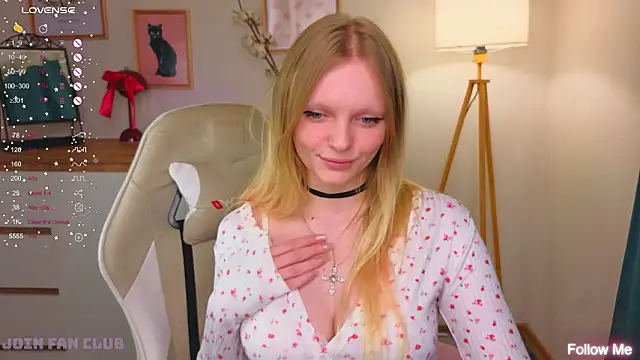 Snapshot of evangel1ne chatting on February 5, 9:08 pm evangel1ne online show from February 5, 9:08 pm