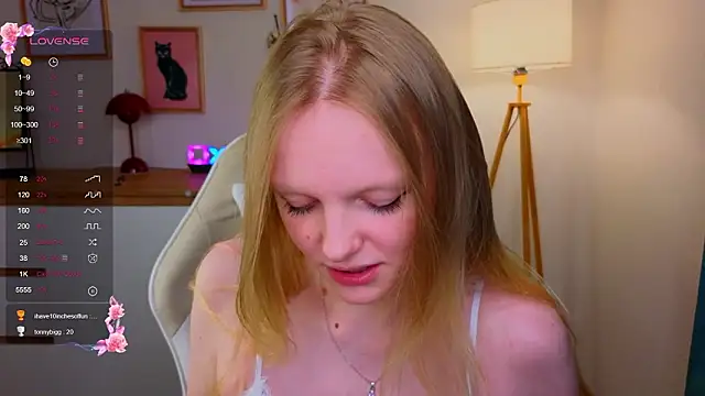 Snapshot of evangel1ne chatting on February 12, 9:43 pm evangel1ne online show from February 12, 9:43 pm