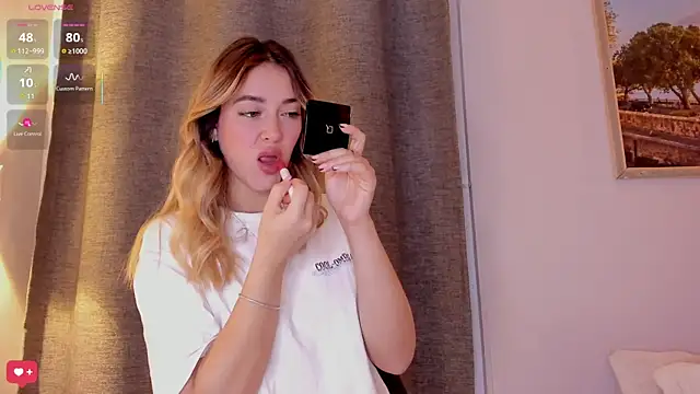 Assh lee  online show from December 4, 2:26 pm