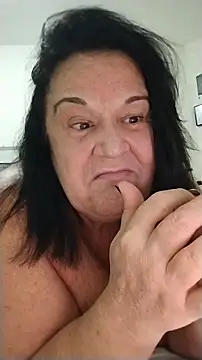 Yaya Mineira online show from June 14, 2:24 am