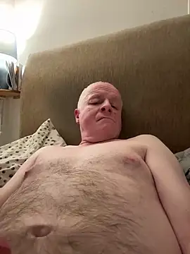 locallad88 online show from February 5, 8:35 pm