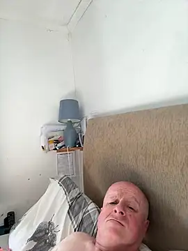 locallad88 online show from September 8, 3:44 pm