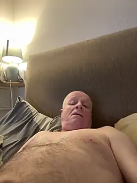 locallad88 online show from February 19, 9:44 pm