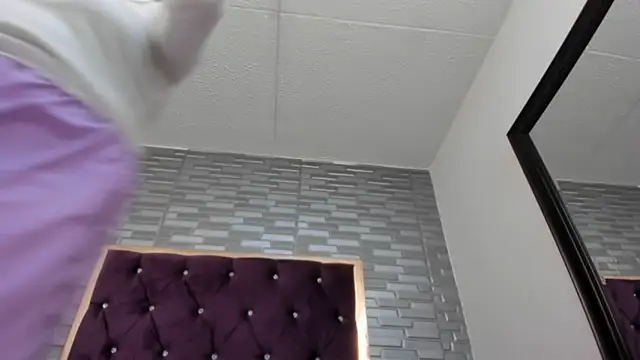 AntoneellaF online show from February 13, 7:45 am