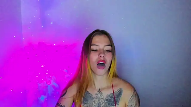 Snapshot of barbiee_05 chatting on December 13, 3:27 am barbiee 05 online show from December 13, 3:27 am