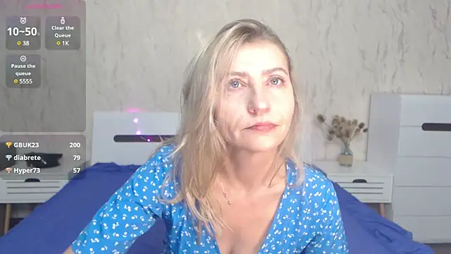 ZoeGrant online show from February 10, 1:35 am