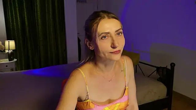 ZoeGrant online show from May 29, 5:33 pm