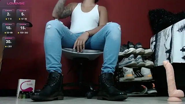 TomLover 12 online show from December 6, 10:49 am