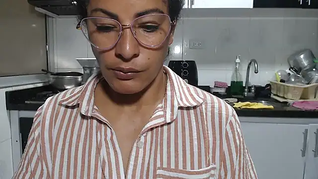 kateleyagrey online show from March 22, 12:30 pm