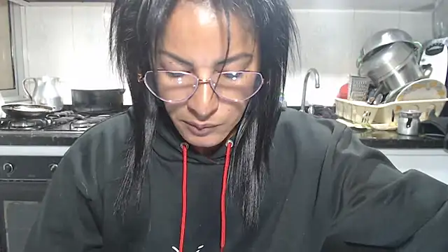 Snapshot of kateleyagrey chatting on May 2, 8:25 pm kateleyagrey online show from May 2, 8:25 pm