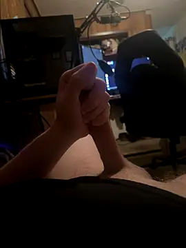 Snapshot of whitestroker chatting on October 29, 4:31 pm whitestroker online show from October 29, 4:31 pm