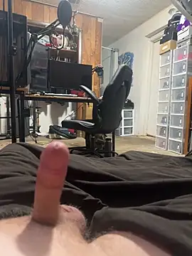 Snapshot of whitestroker chatting on December 1, 5:40 pm whitestroker online show from December 1, 5:40 pm