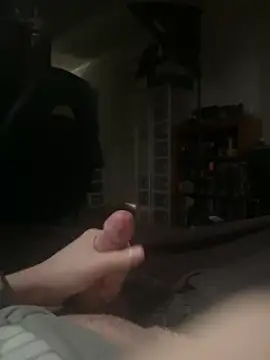 Snapshot of whitestroker chatting on December 4, 6:38 pm whitestroker online show from December 4, 6:38 pm