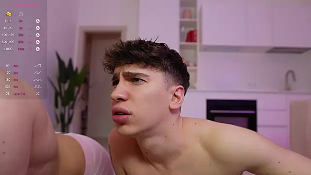 Snapshot of Evan__White_ chatting on February 13, 6:38 pm Evan White online show from February 13, 6:38 pm