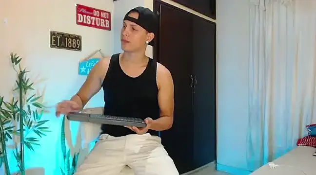 DavidNeill online show from December 21, 3:31 pm