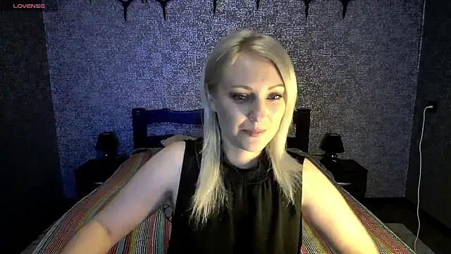 Snapshot of annagreeneyess chatting on April 23, 12:29 pm annagreeneyess online show from April 23, 12:29 pm